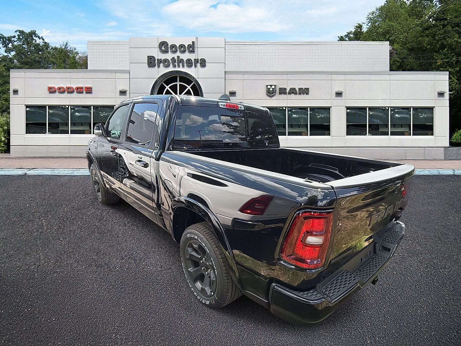 New 2026 Diamond Black Crystal Pearlcoat RAM Big Horn image 2
