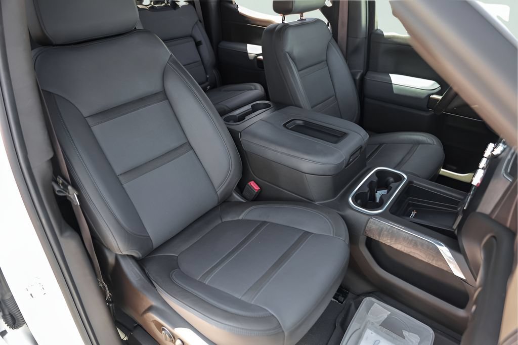Used 2021 WHITE FROST TRICOAT GMC Denali image 34