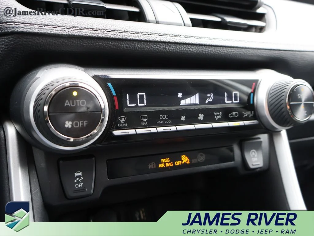 Used 2024 Silver Toyota XLE image 35