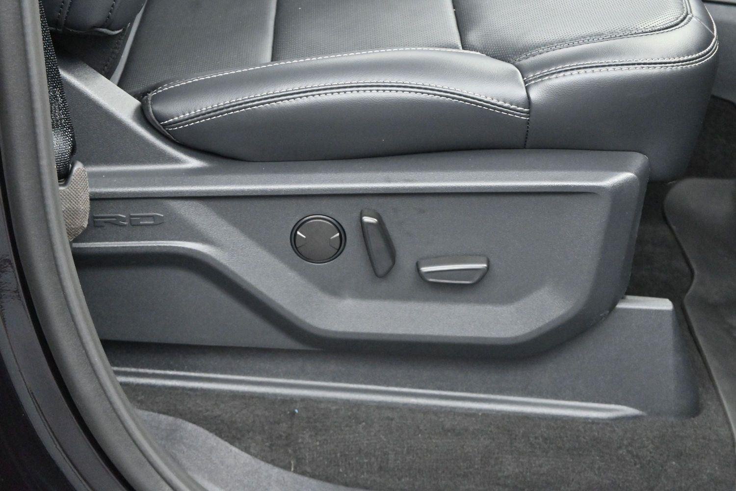 Used 2025 Agate Black Ford Platinum image 44