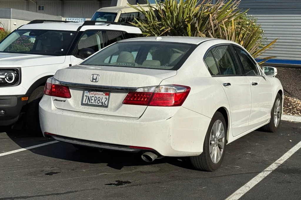 Used 2015 White Honda EX-L image 5