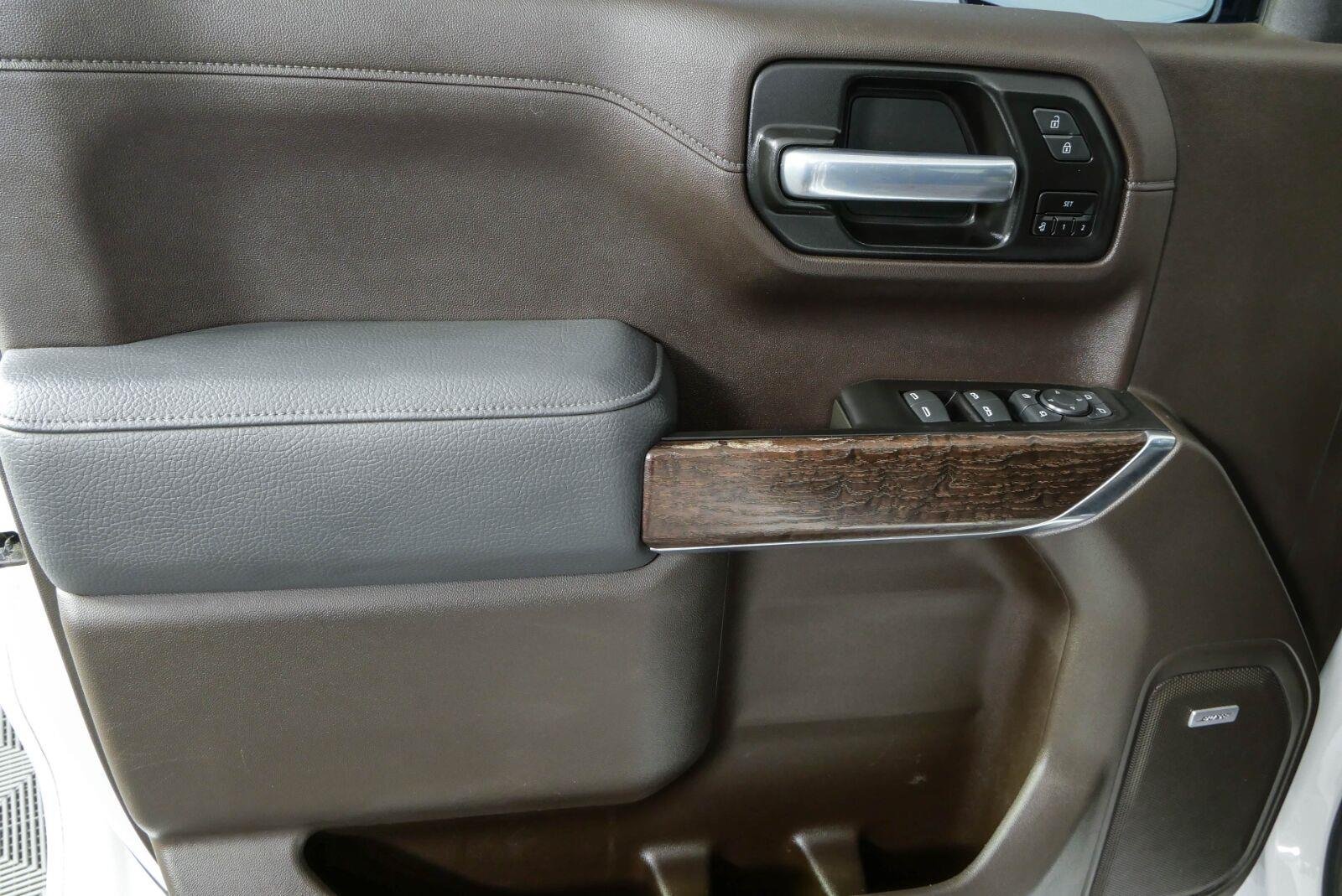 Used 2021 White GMC Denali image 6
