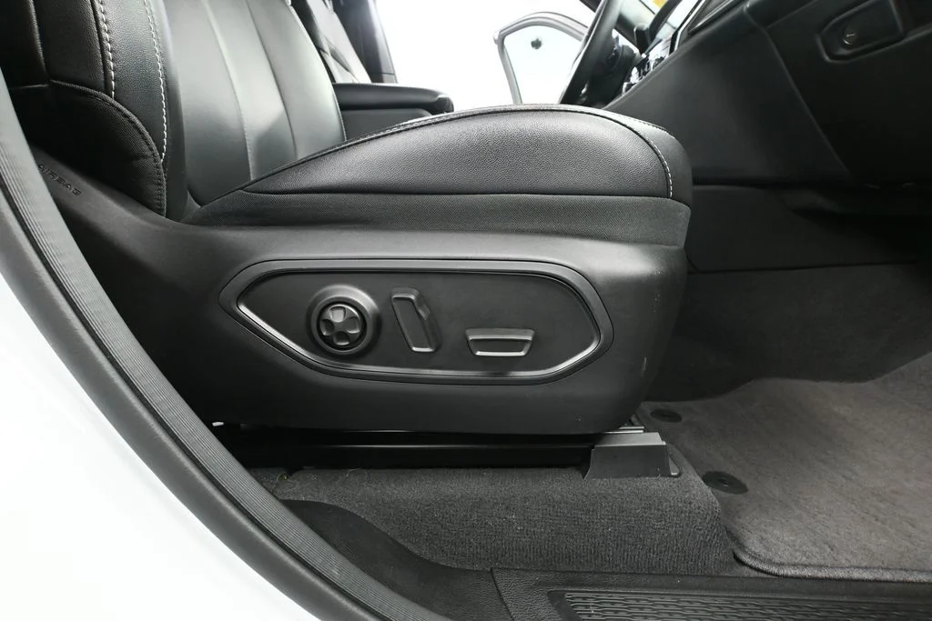 Certified Used 2024 White/off-white Jeep Limited image 45