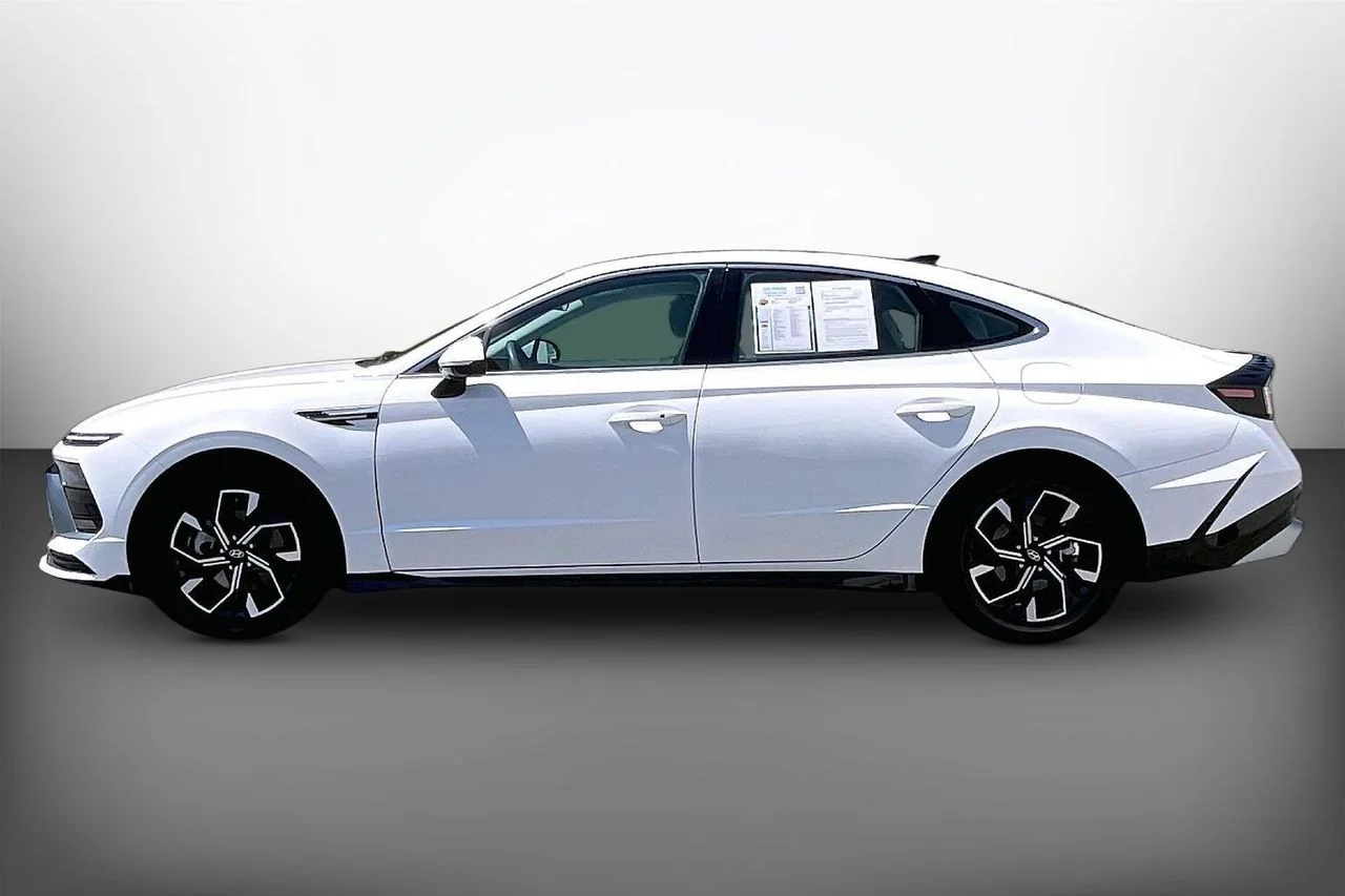 Certified Used 2024 White Hyundai SEL image 5