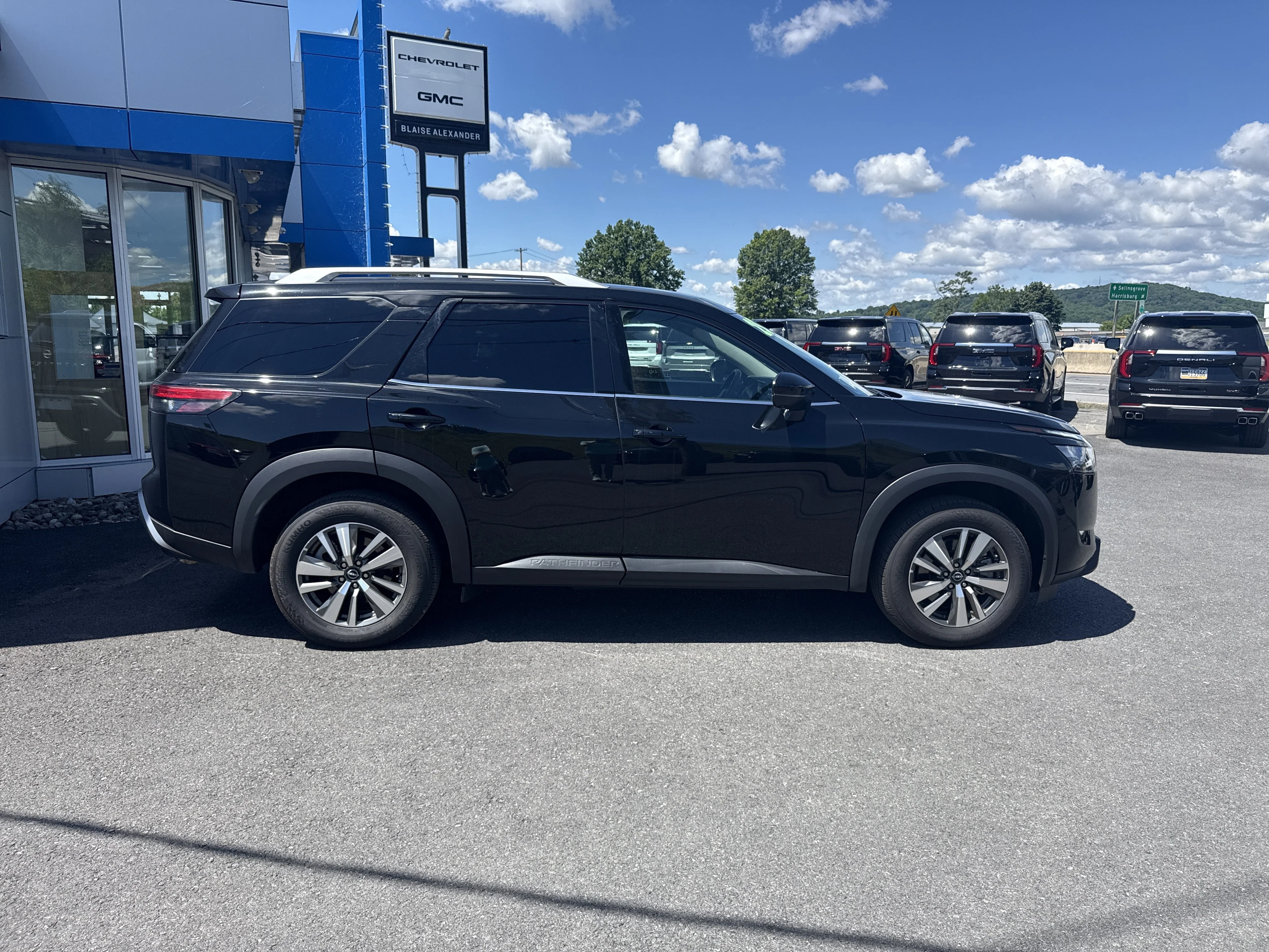 Used 2025 Super Black Nissan SL image 2
