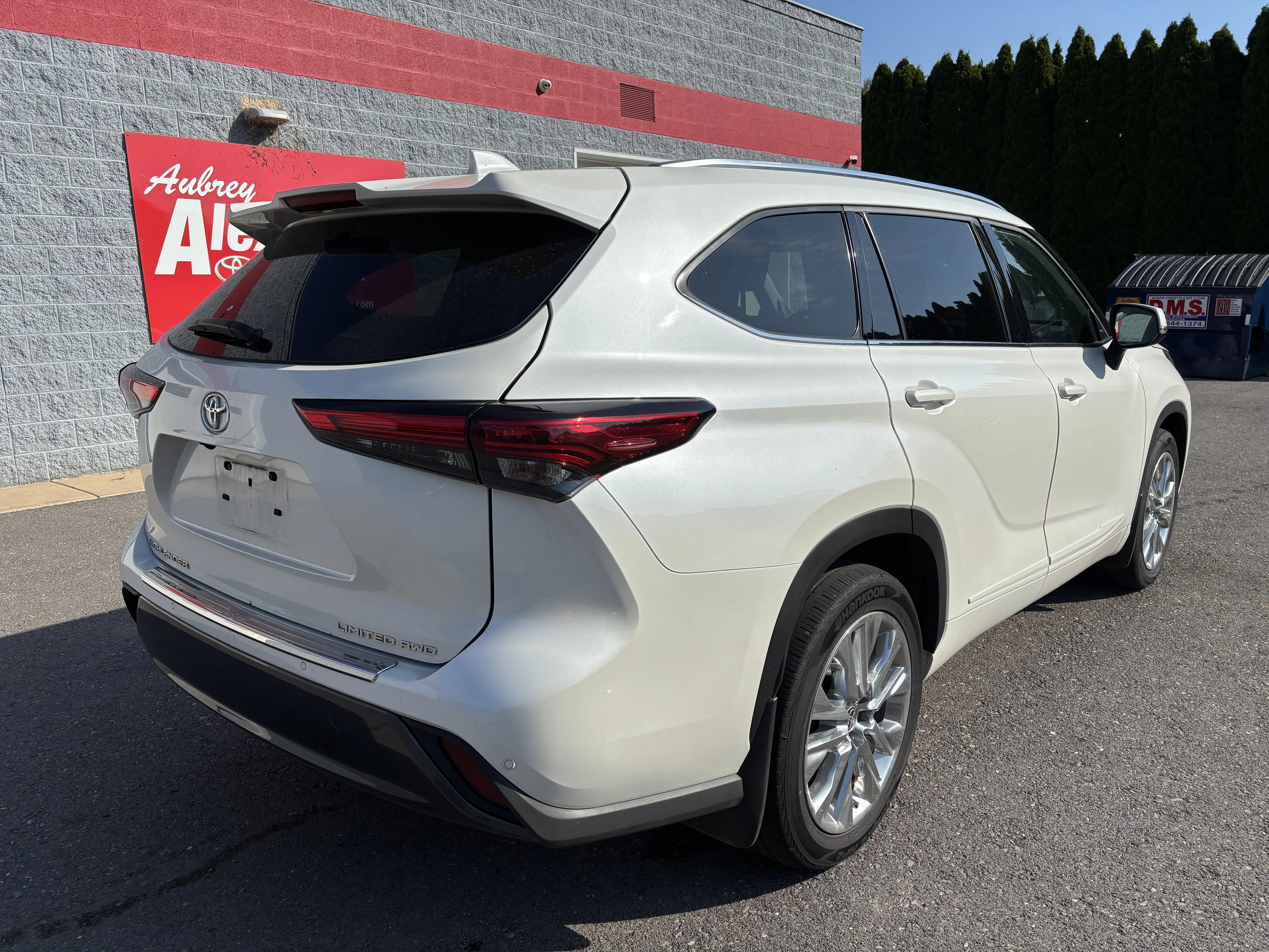 Used 2020 Blizzard Pearl Toyota Limited image 3