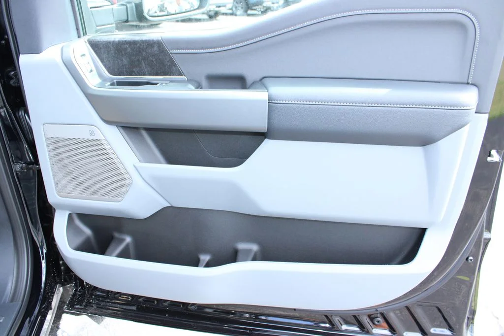 New 2026 Agate Black Metallic Ford F-250® XLT image 31