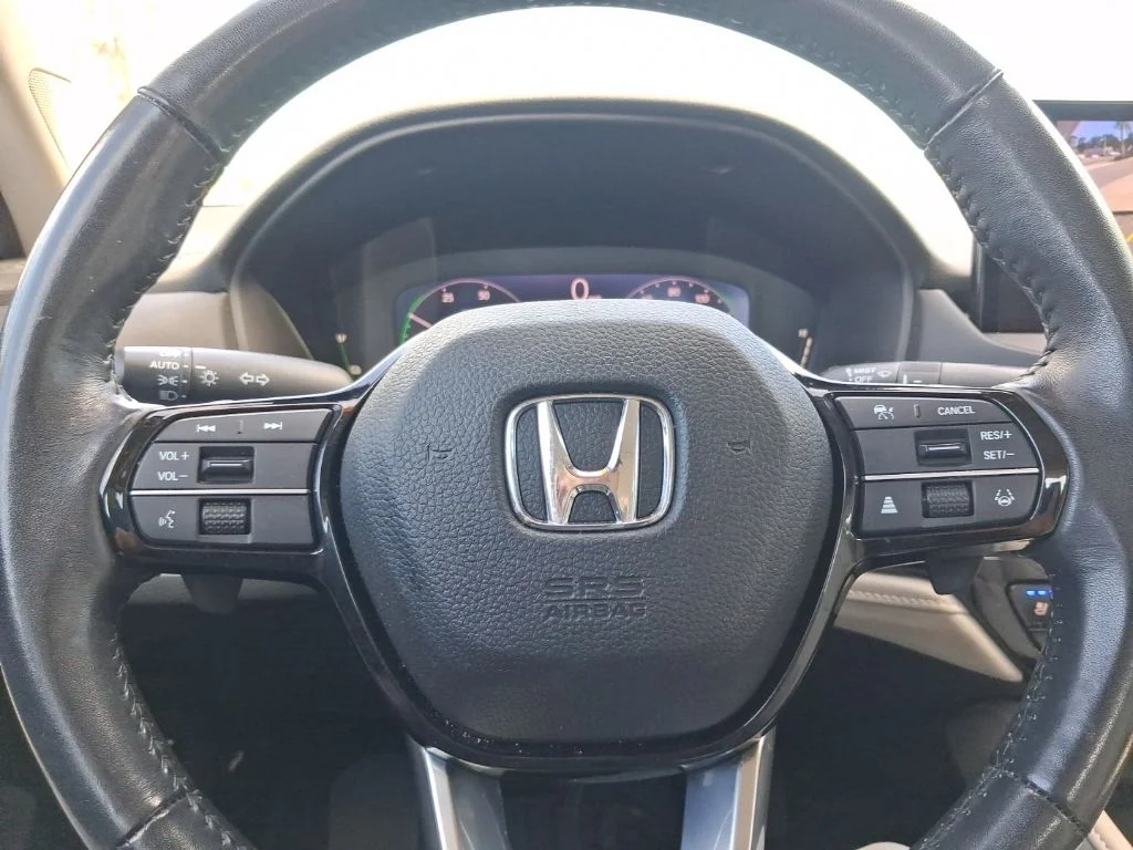 Used 2024  Honda Touring image 32