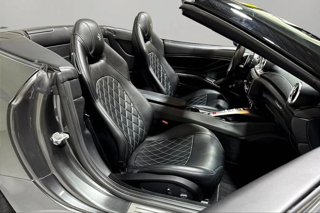 Used 2015 Grigio Silverstone Ferrari T image 24