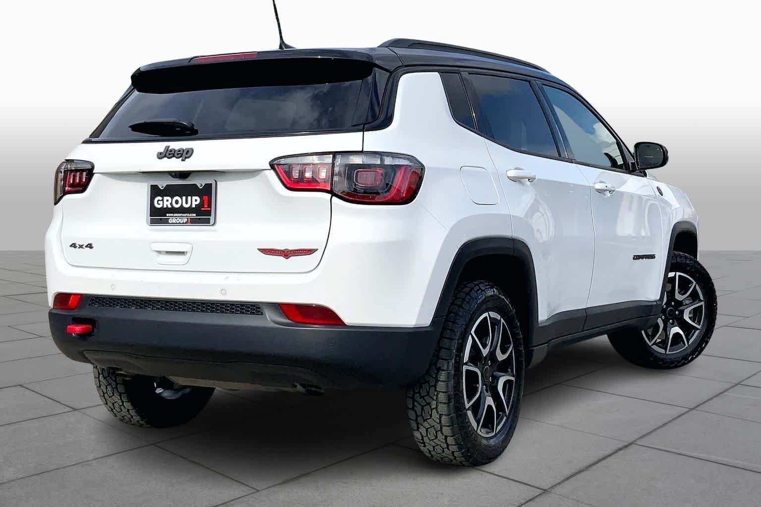 Used 2025 Bright White Clearcoat Jeep Trailhawk image 13