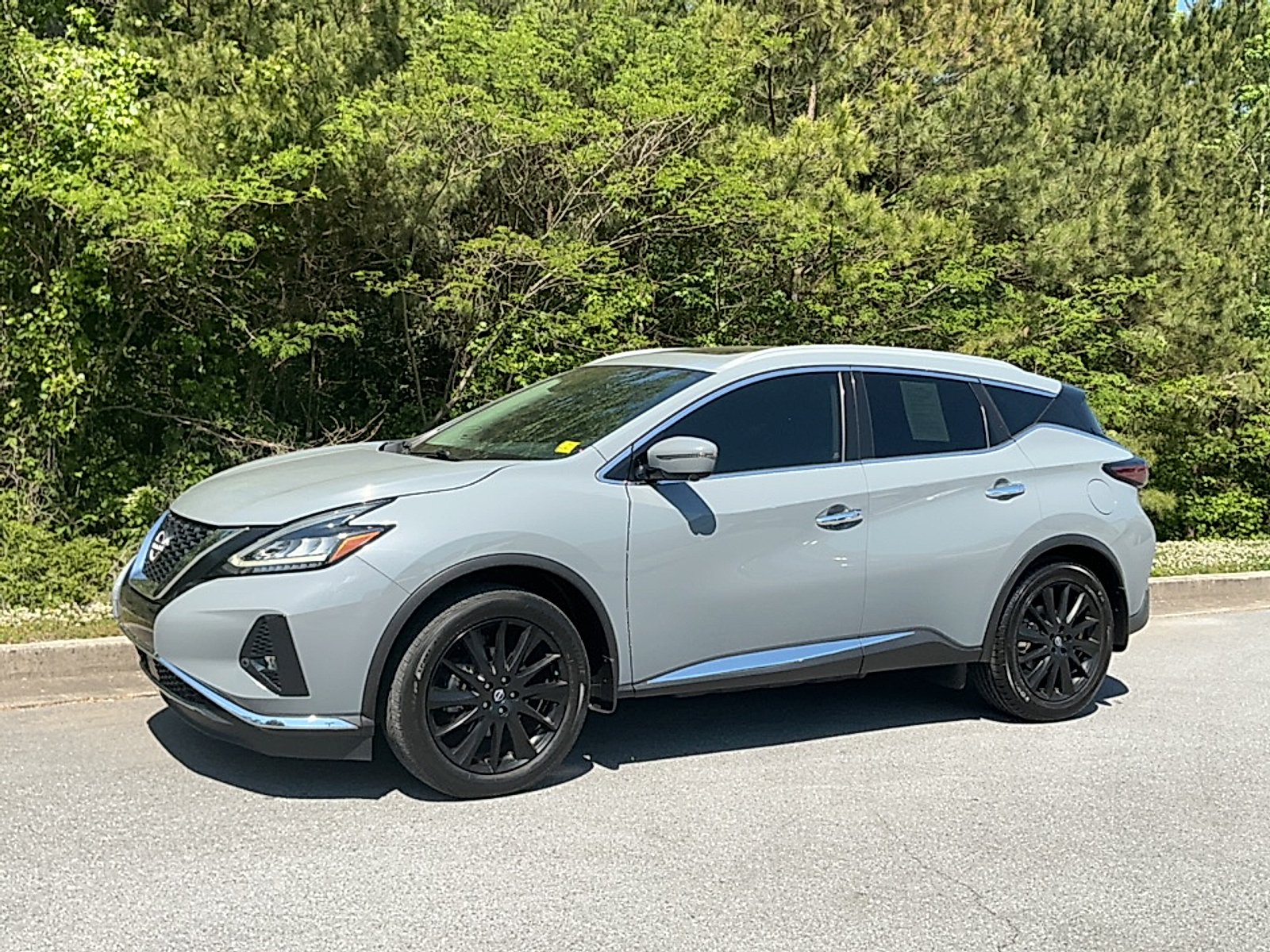 Used 2023 Boulder Gray Pearl Nissan Platinum FWD image 4