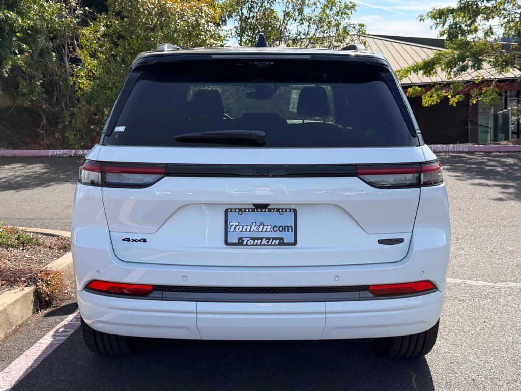 New 2027 Bright White Clear-Coat Paint Jeep Summit image 6