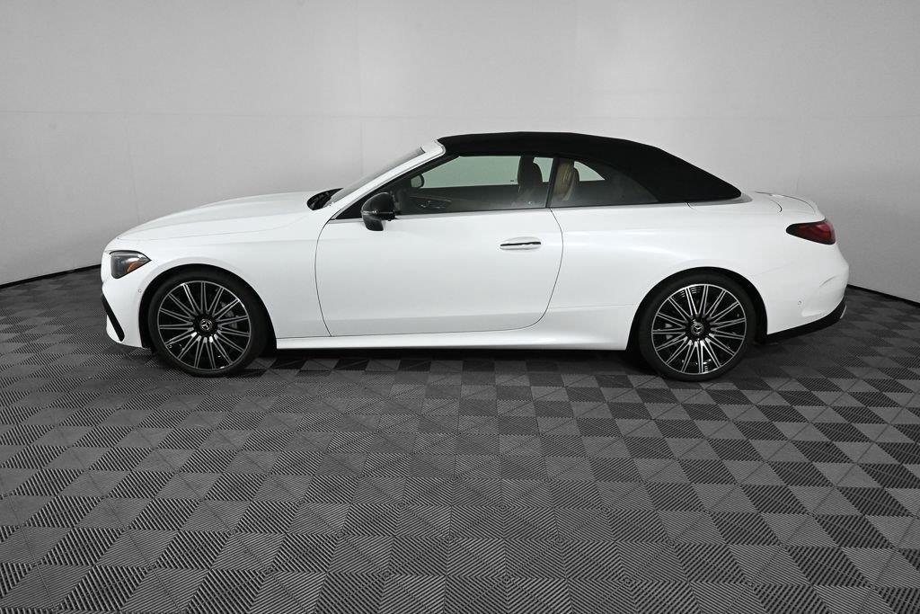 New 2027 MANUFAKTUR Moonlight White Metallic Mercedes-Benz CLE 450 image 3
