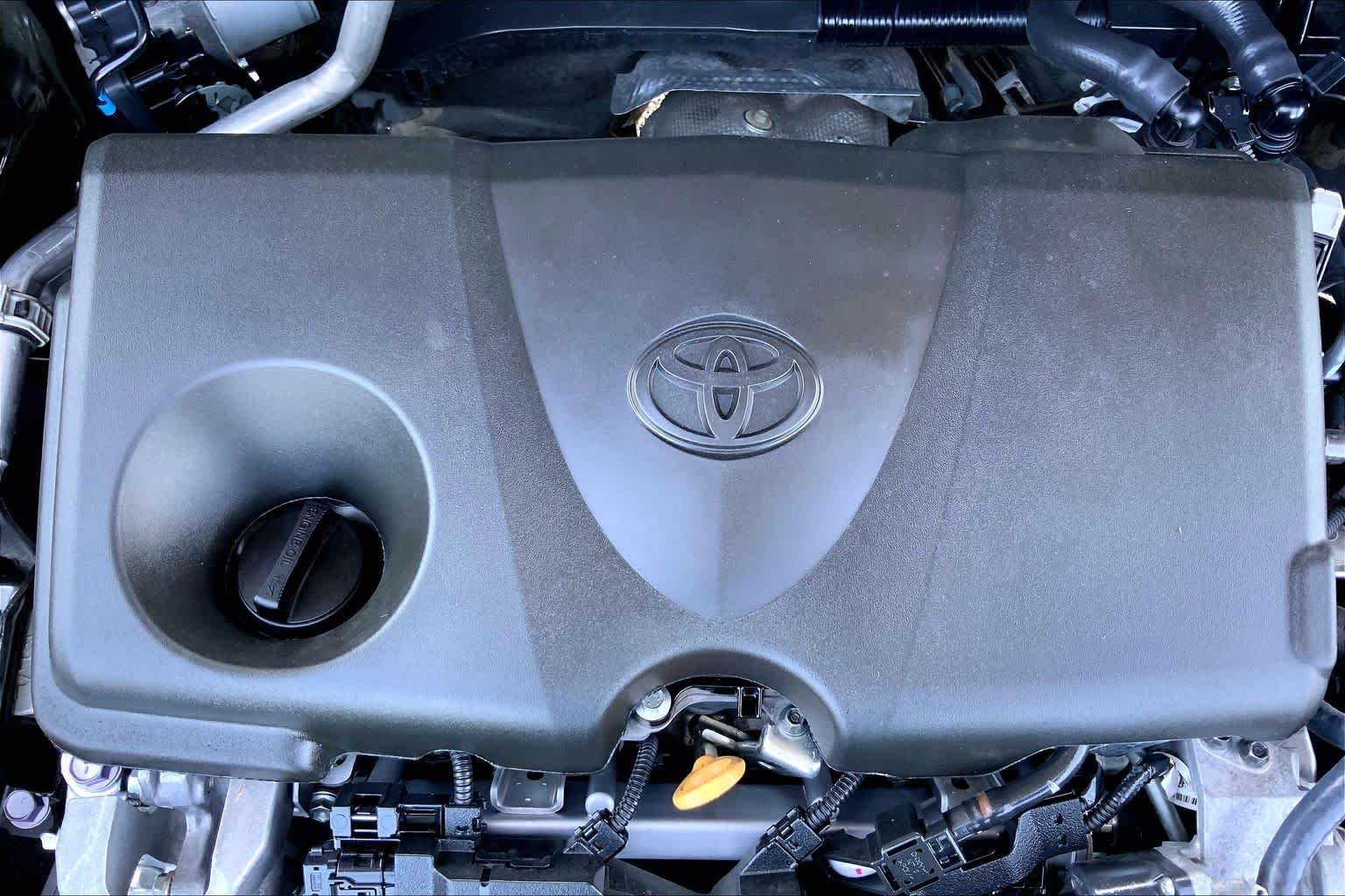 Used 2025 Midnight Black Metallic Toyota LE image 32