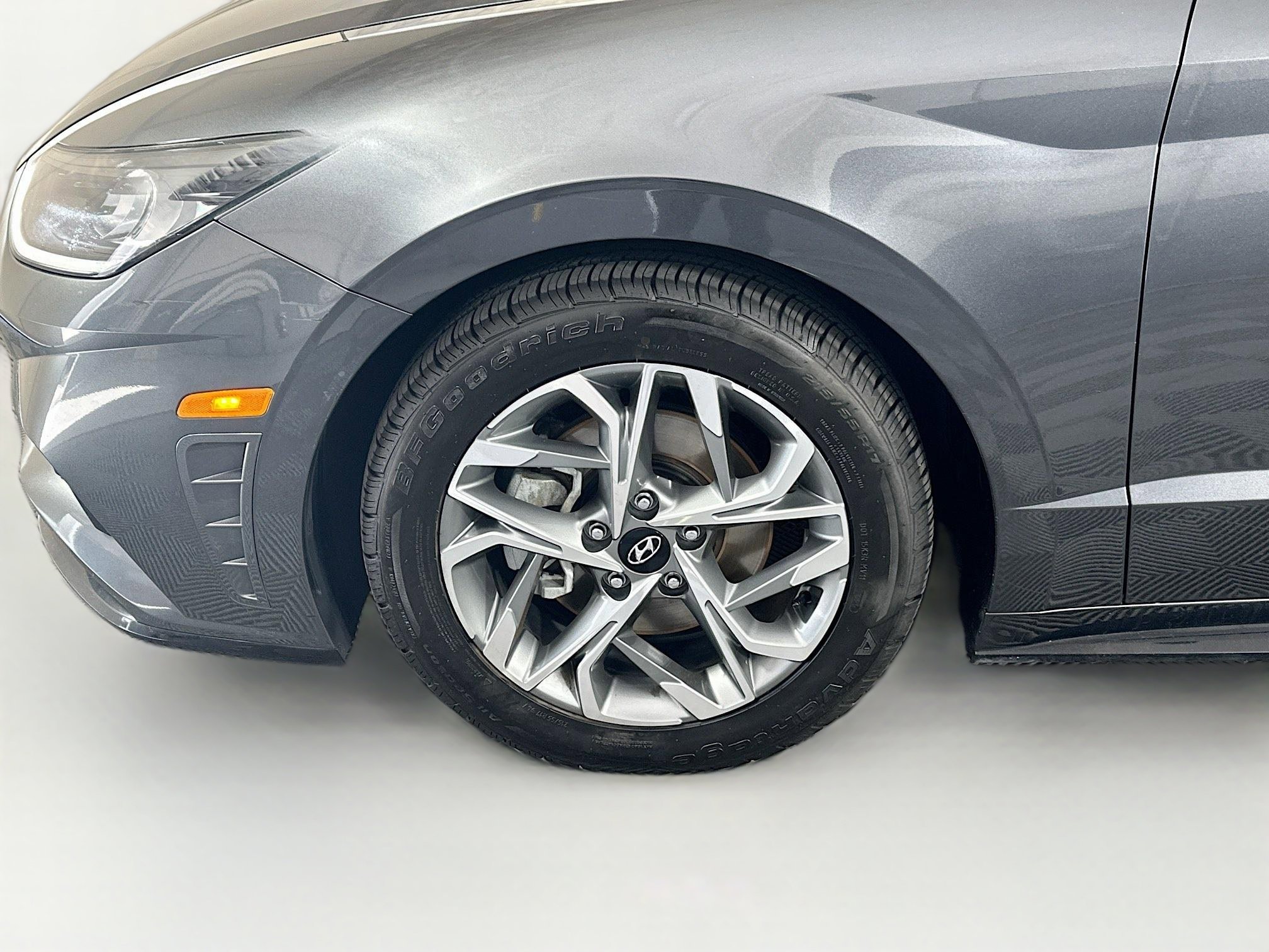 Used 2023 Portofino Gray Hyundai SEL image 11
