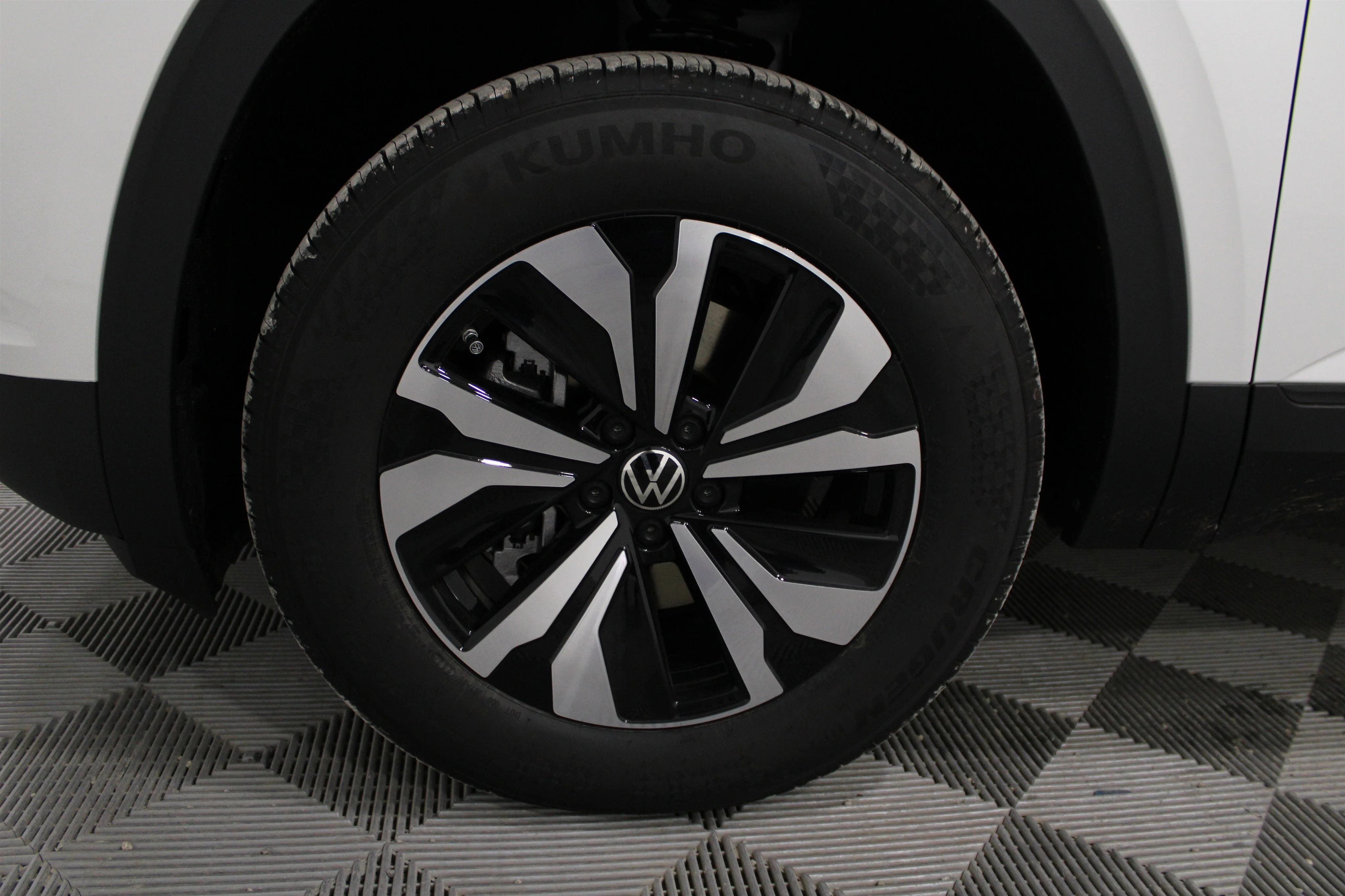 2026 Volkswagen Atlas SE - Photo 34