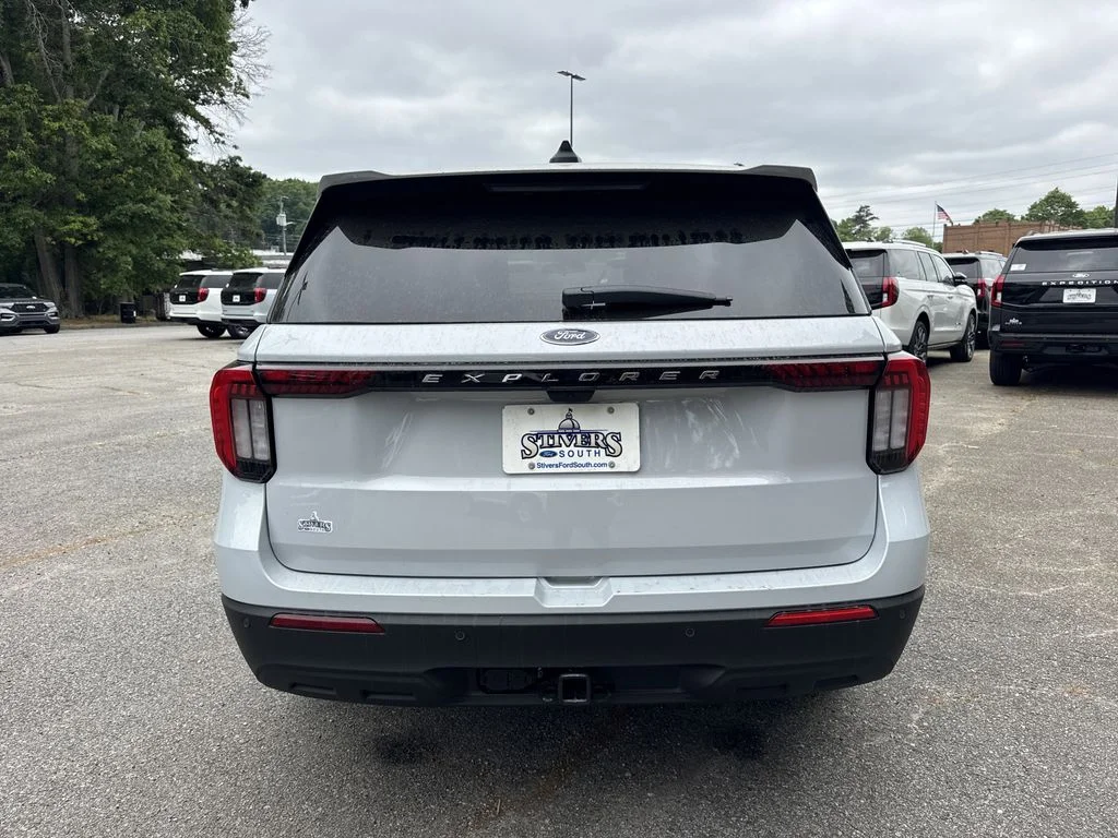 New 2026 Space White Metallic Ford Active image 6