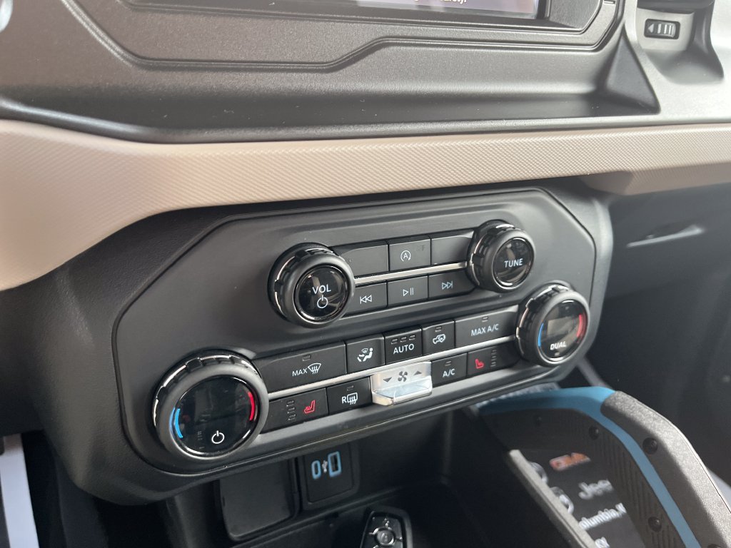 Used 2023 Red Ford Wildtrak image 20