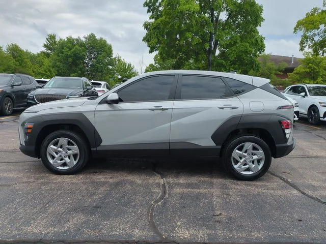 Used 2024 Gray Hyundai SE image 4