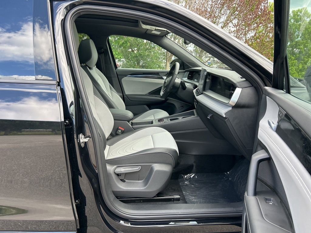 New 2026 Black Volkswagen 2.0T SE R-Line Black image 42
