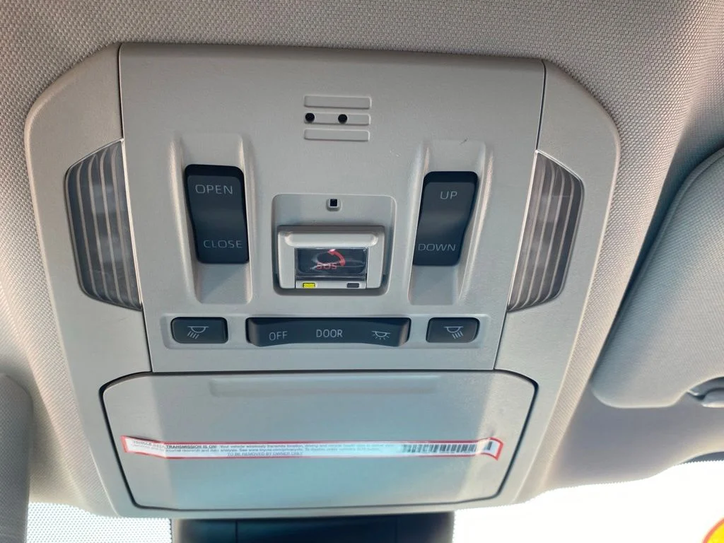 Used 2022 Silver Toyota XLE image 26