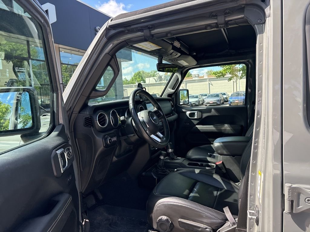 Used 2019 Gray Jeep Unlimited Sahara image 17
