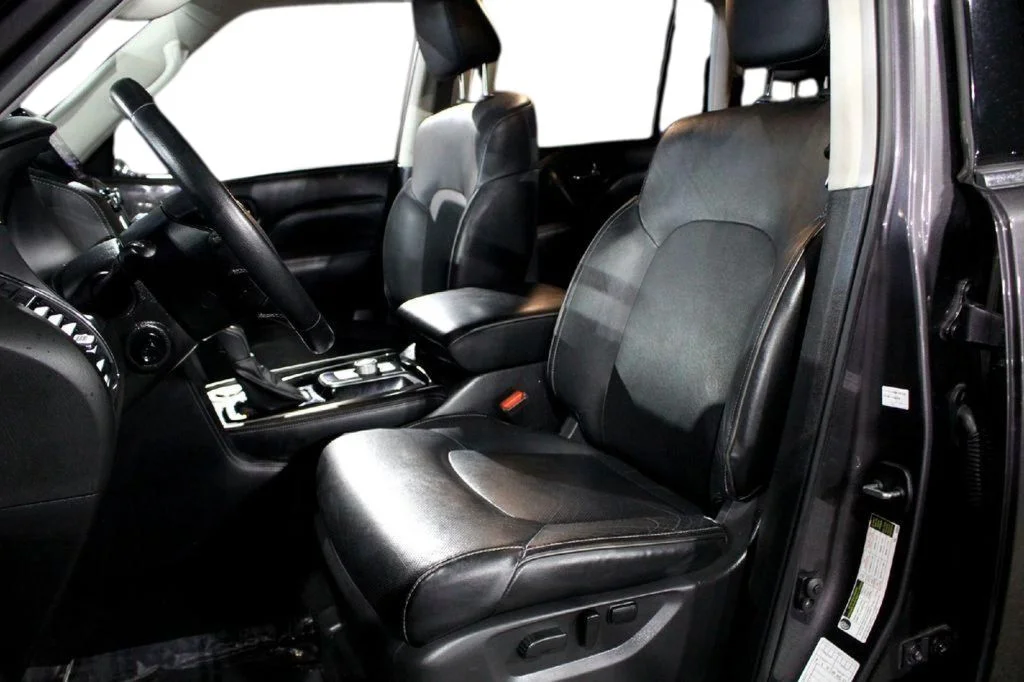 Used 2024 Gray INFINITI LUXE image 10