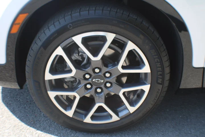 Used 2023 Iridescent Pearl Tricoat Chevrolet RS image 5