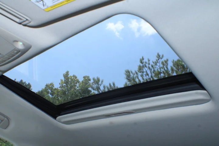 Used 2021 Gray Nissan SL image 7