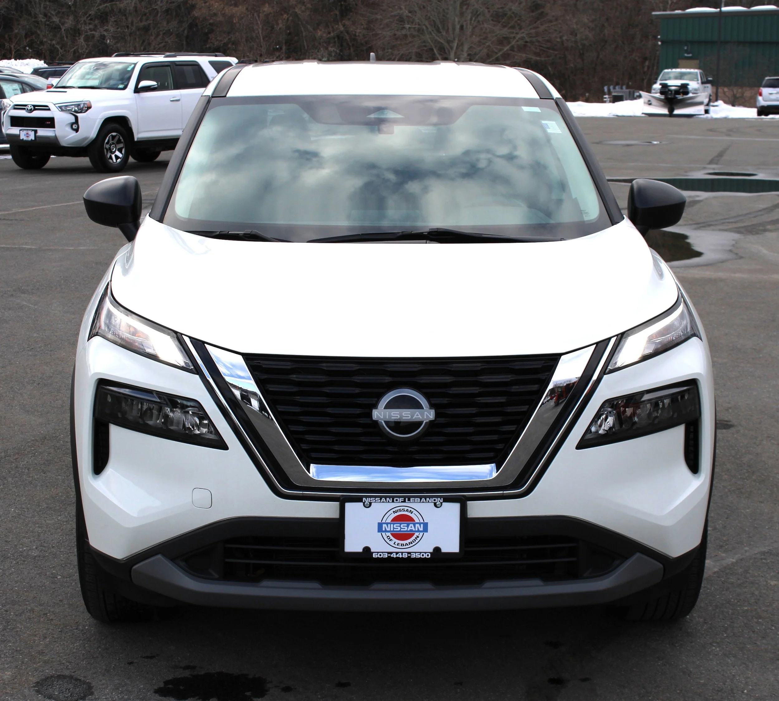 Used 2023 Glacier White Nissan S image 4