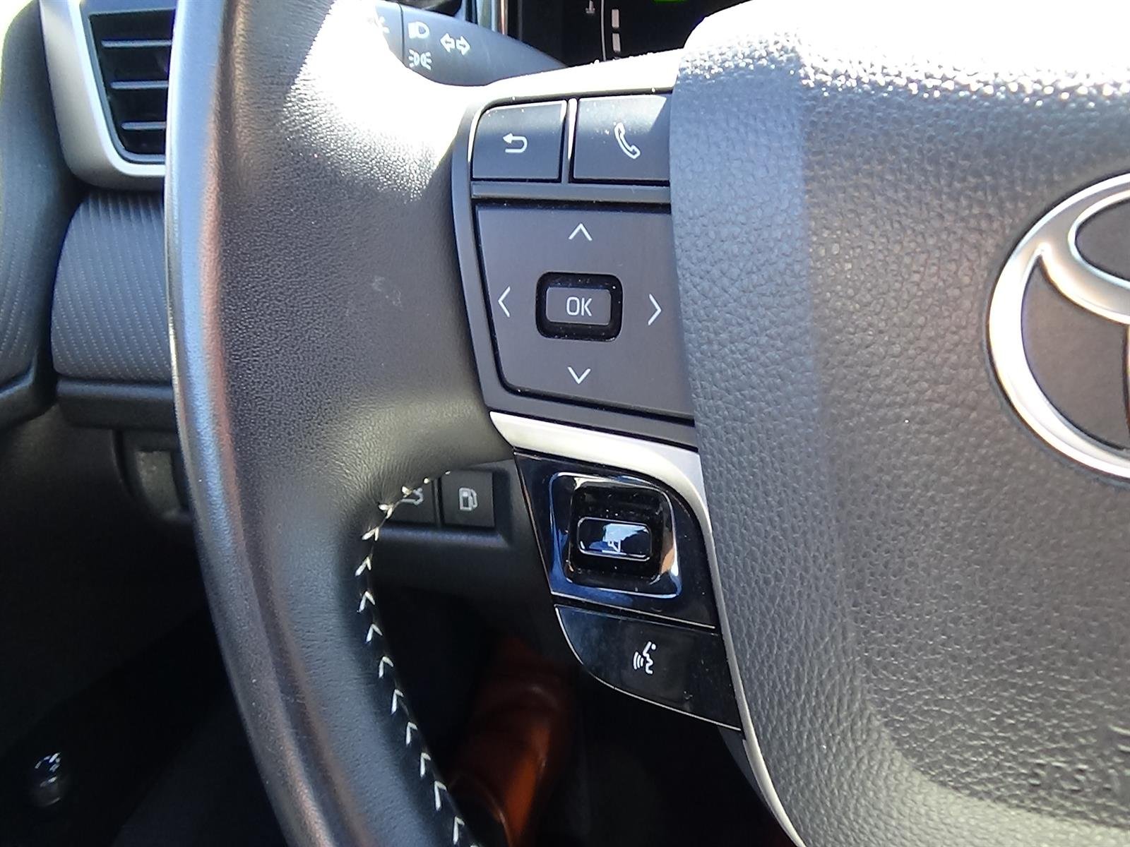 Used 2025 Ice Cap Toyota SE image 20