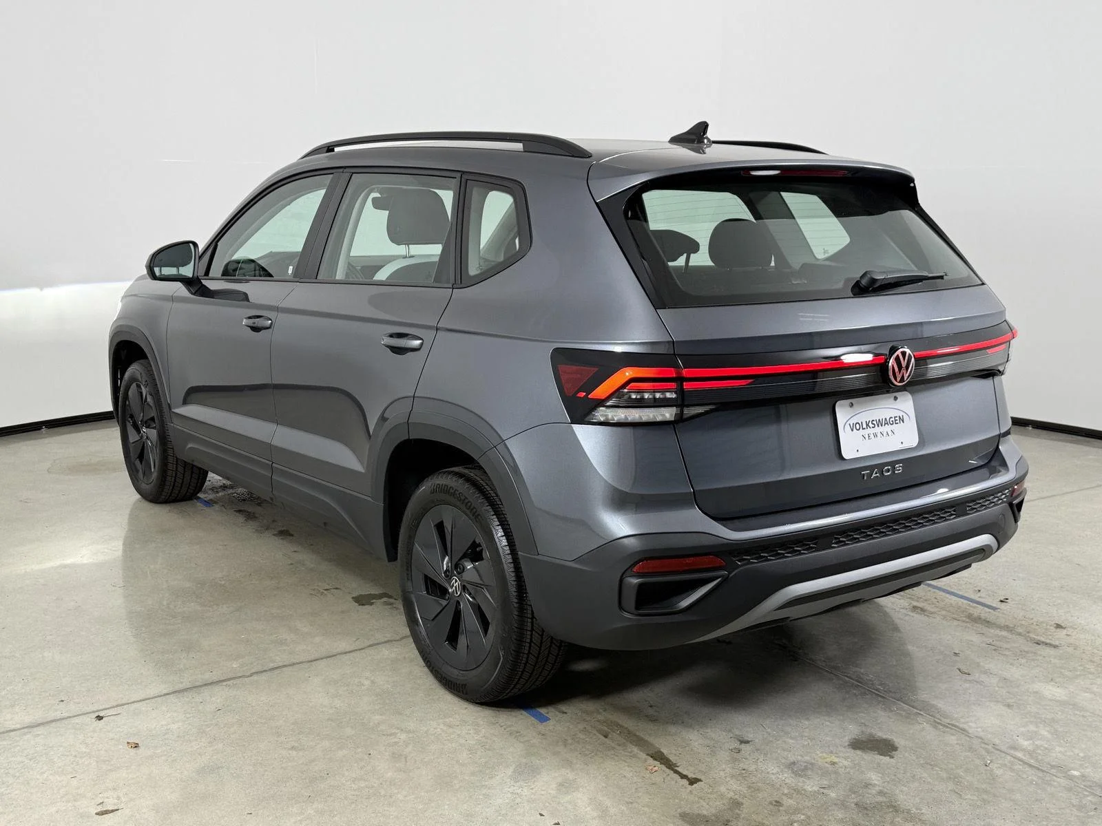 New 2027 Platinum Gray Metallic Volkswagen S image 7