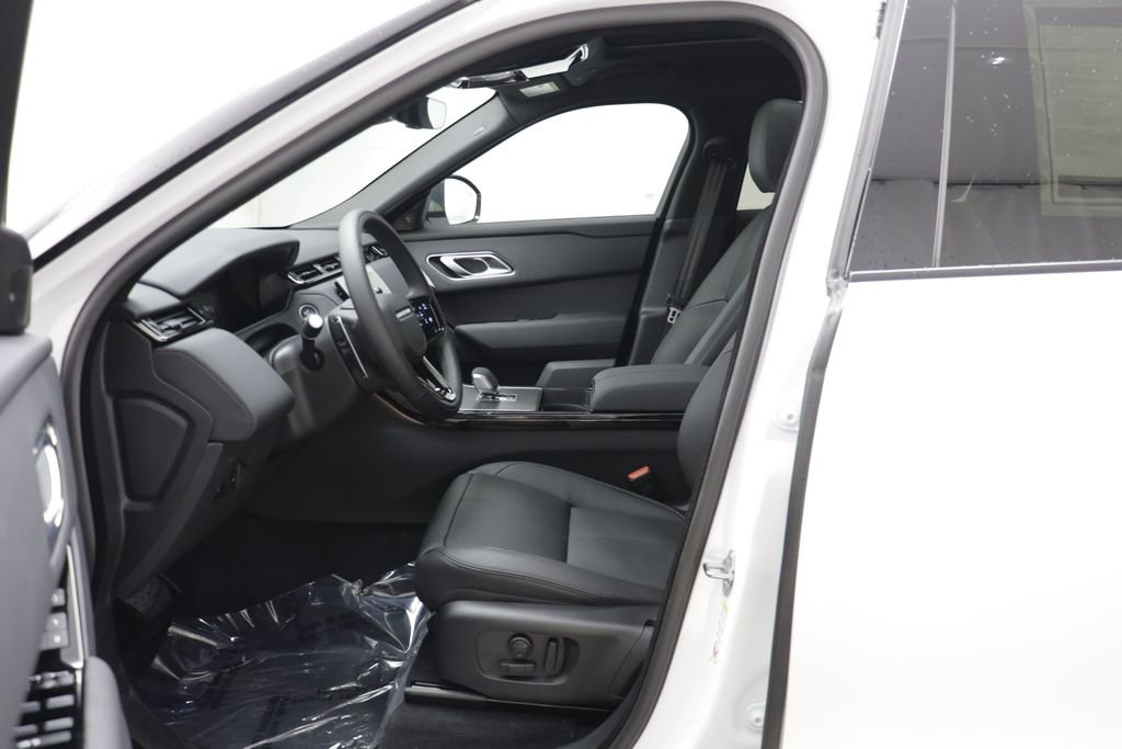 New 2026 Fuji White LAND ROVER S image 6