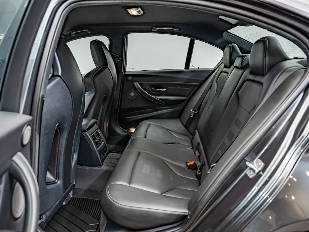 Used 2018 Mineral Gray Metallic BMW  image 43