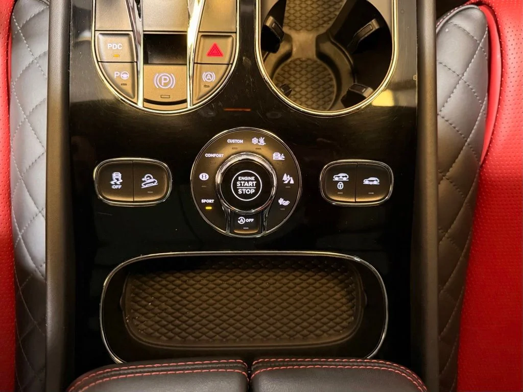 Used 2018  Bentley W12 image 25