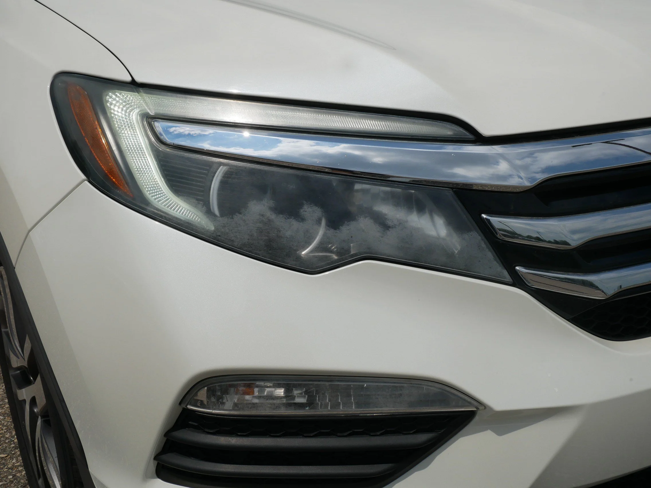 Used 2016 White Diamond Pearl Honda Elite image 16