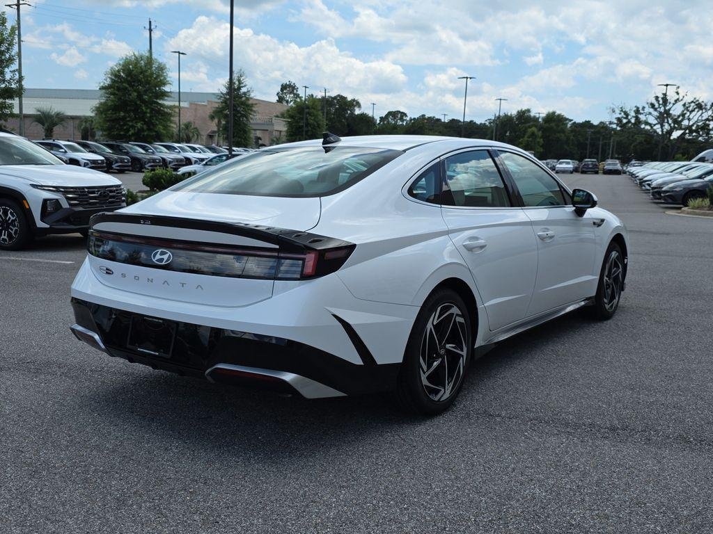 New 2026 Serenity White Hyundai SEL Sport image 8