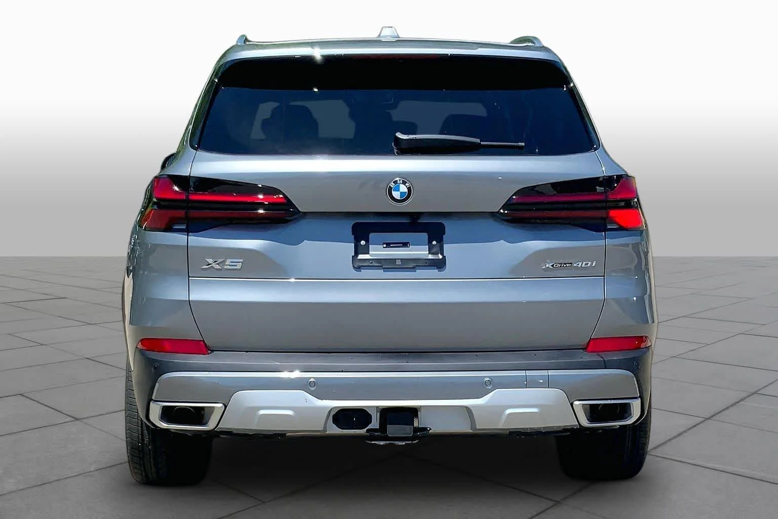 New 2026 Skyscraper Grey Metallic BMW xDrive40i image 4