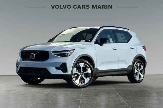 2026 Volvo XC40 2026 Volvo XC40 B5 Plus SUV