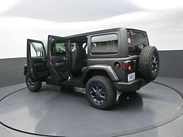 New 2026 Granite Crystal Metallic Clear-Coat Exterior Paint Jeep  image 33