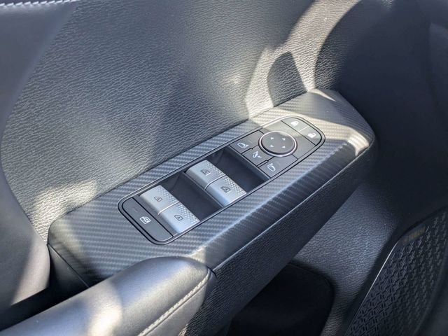 Used 2025 White Mitsubishi SE image 25