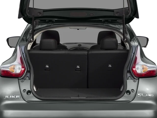 Used 2016 Brilliant Silver Nissan SL image 11