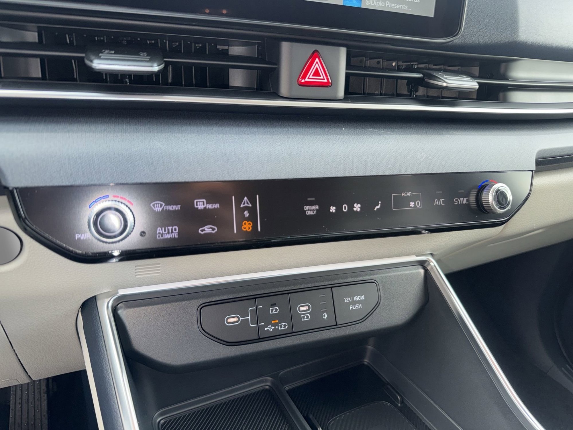 New 2026 Snow White Pearl Kia EX image 23