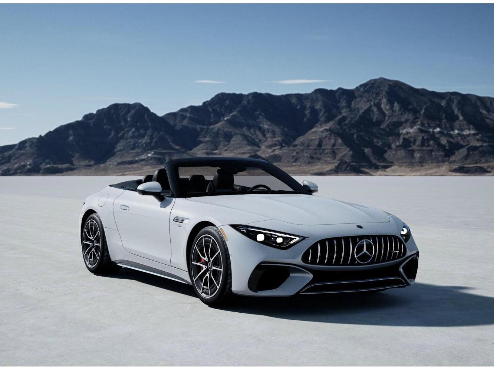 Used 2022 MANUFAKTUR Moonlight White Metallic Mercedes-Benz AMG® SL 55 Roadster image 39