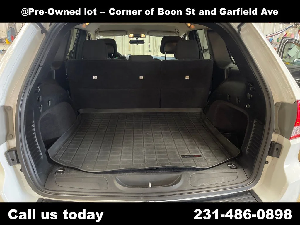Used 2013 White Jeep Laredo image 22