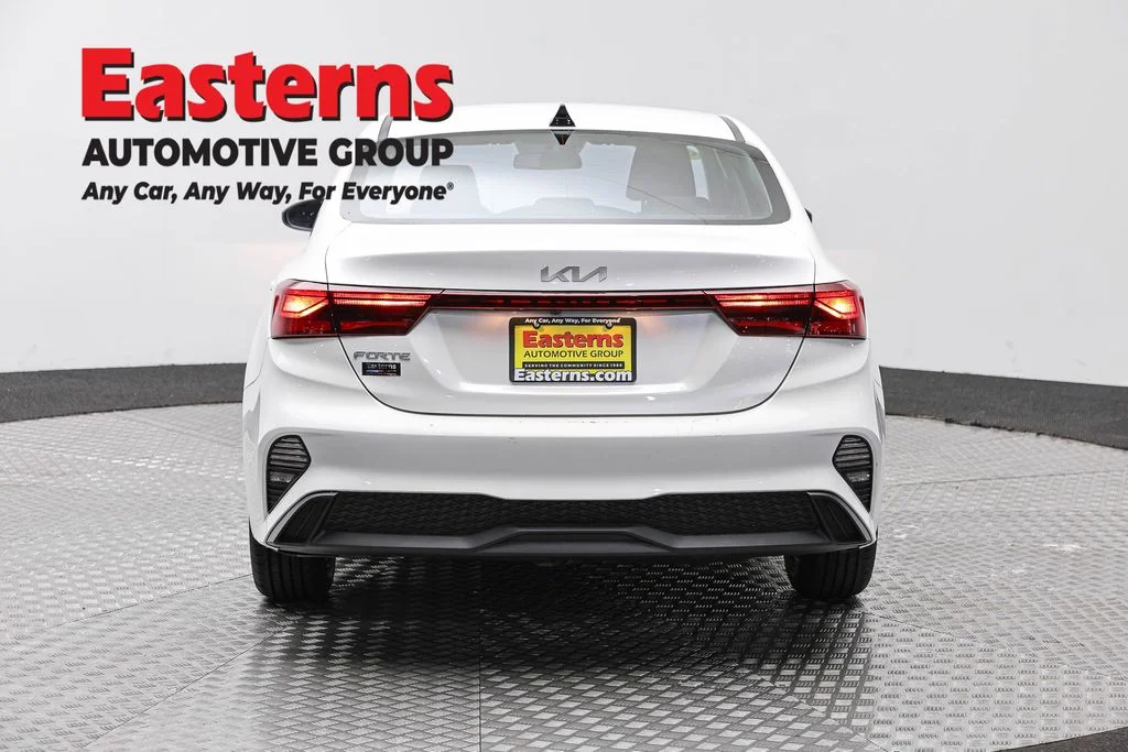 Used 2023 White Kia LXS image 6