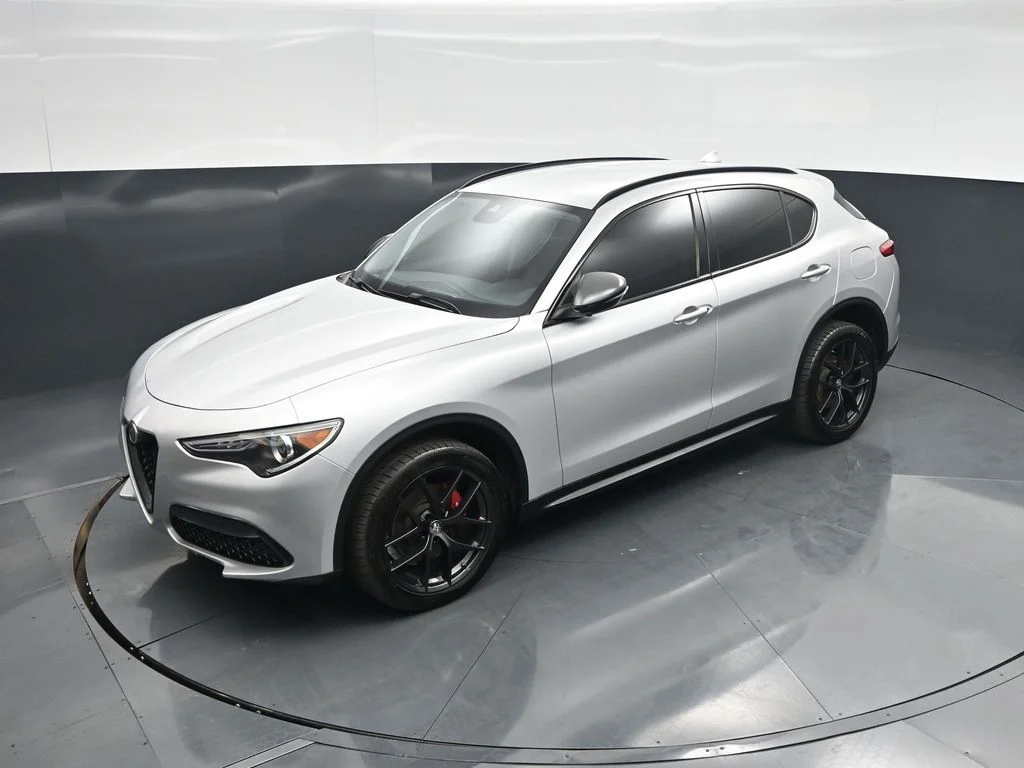 Used 2020 Gray Alfa Romeo Base image 33