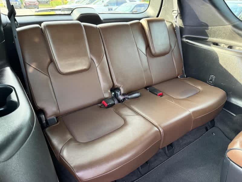 Used 2021 Super Black Nissan Platinum image 12