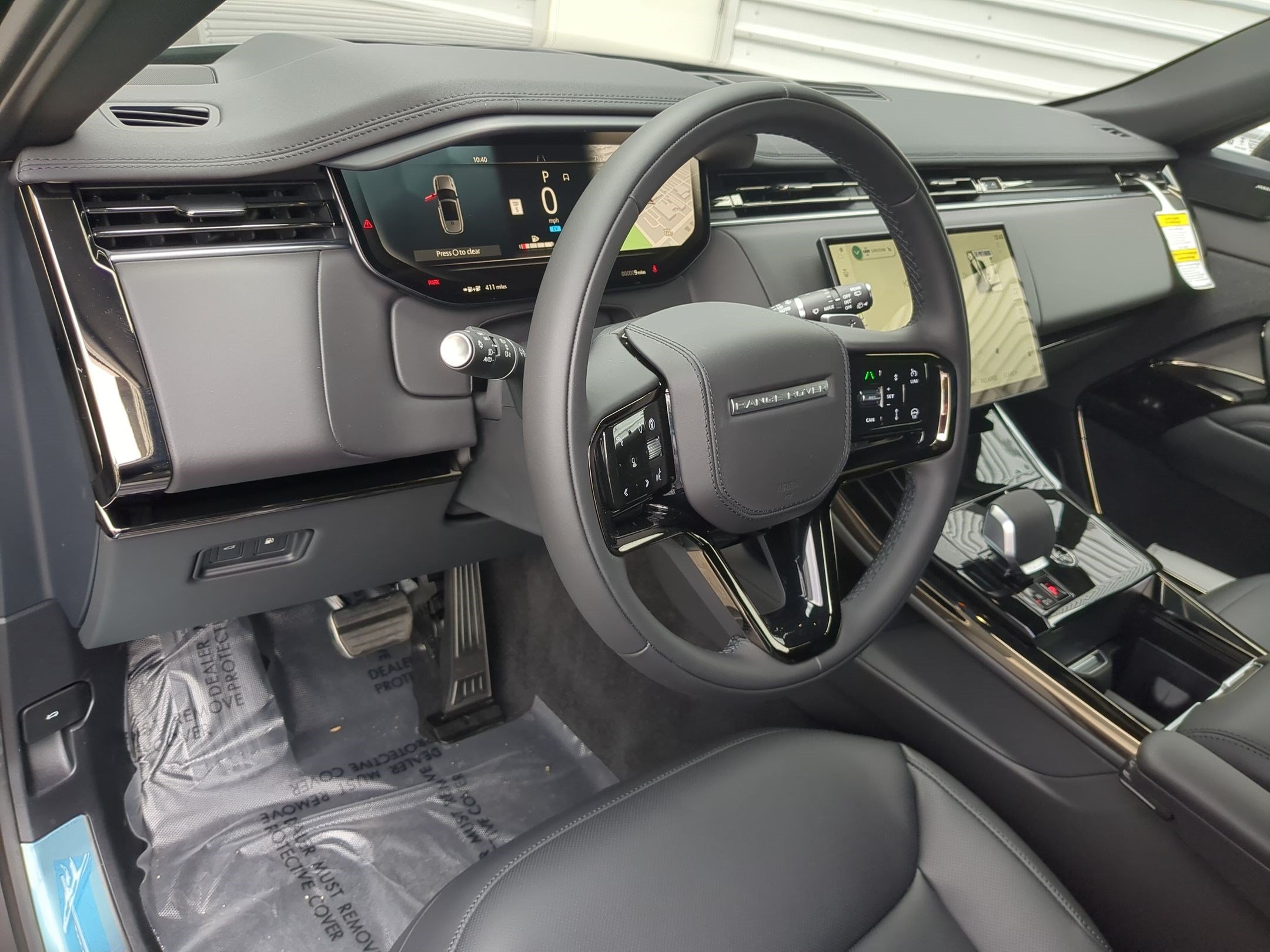 New 2026 Charente Grey Land Rover P460e Dynamic SE image 14