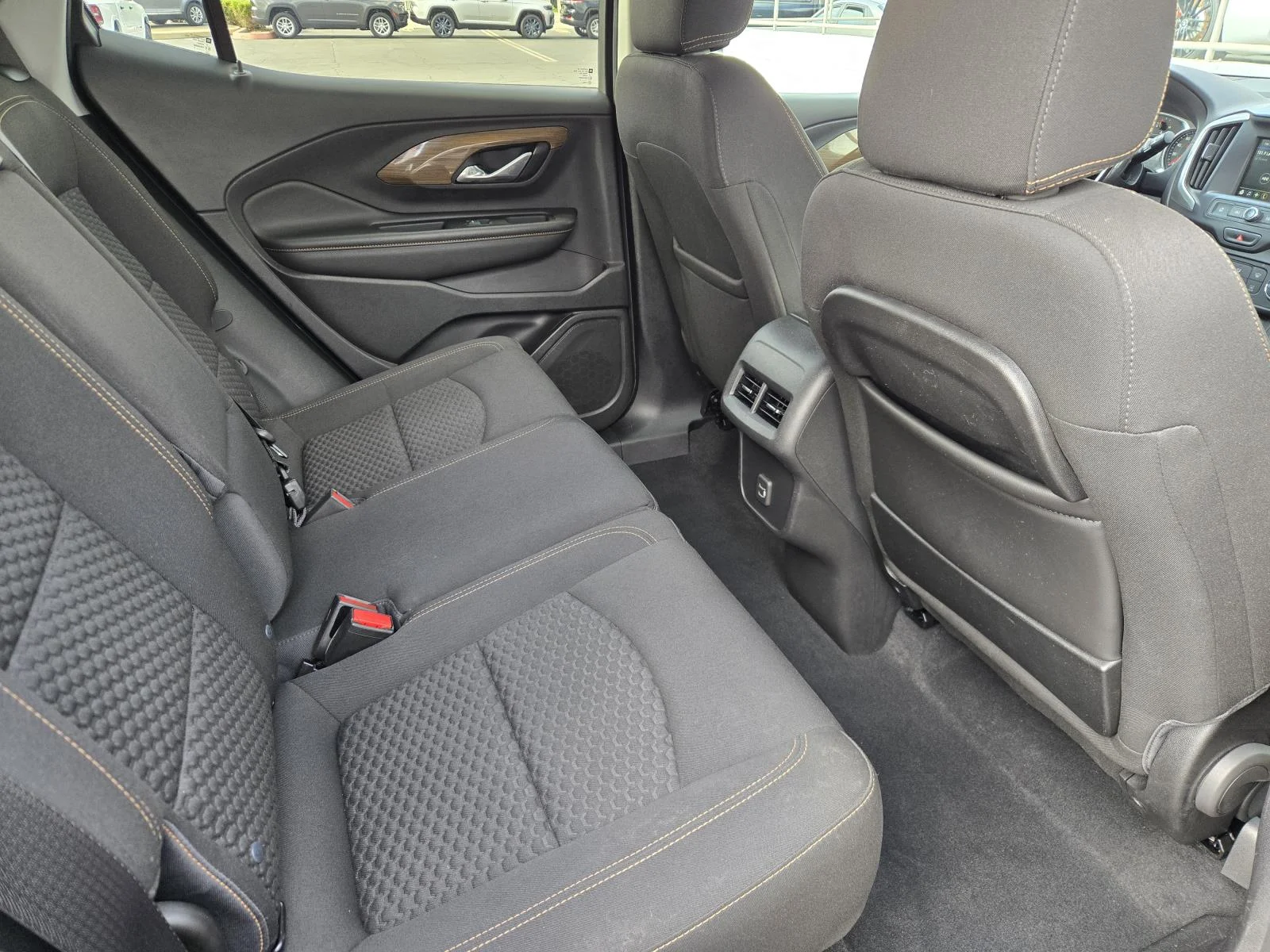 Used 2019 Ebony Twilight Metallic GMC FWD 4dr SLE image 30